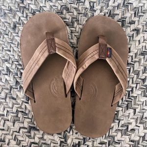 EUC Rainbow kids brown leather flip flops